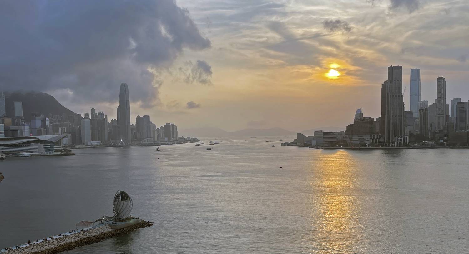 3 hours Victoria Harbour Sightseeing