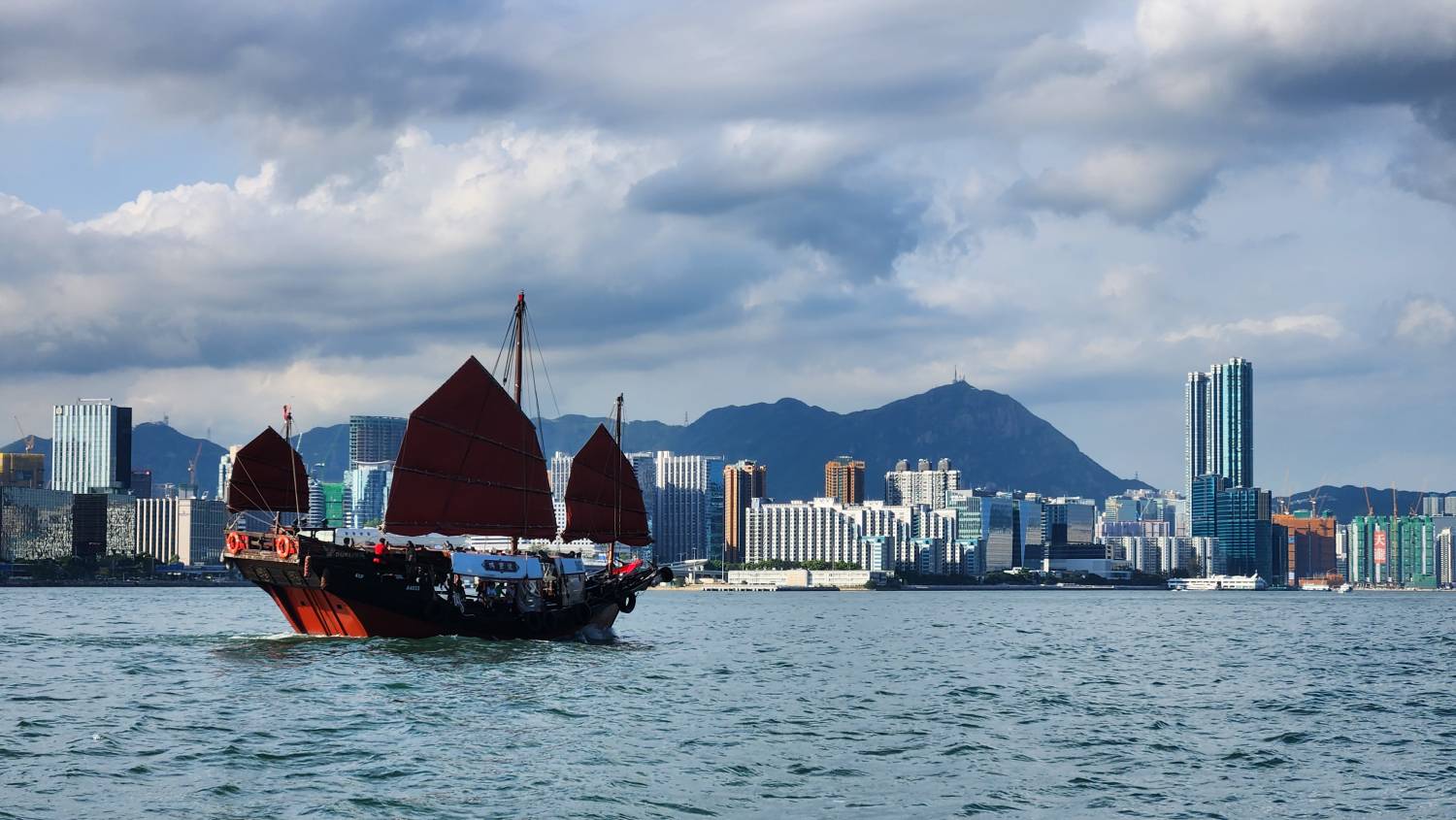 3 hours Victoria Harbour Sightseeing