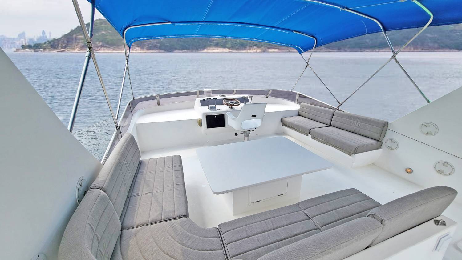 Western Luxury Yacht 62 - Party with Premium Enjoyment