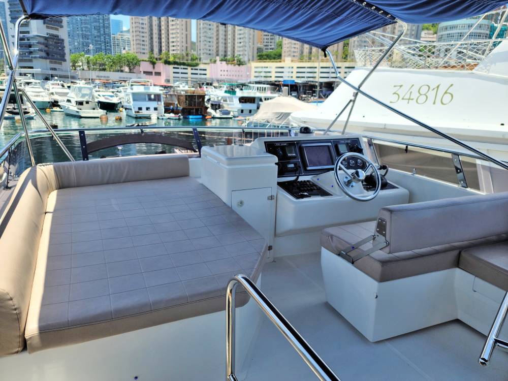 Grand western style pleasure boat 52