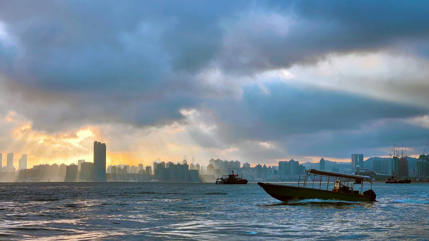 3 hours Victoria Harbour Sightseeing